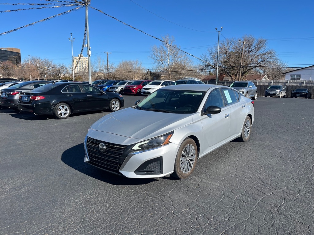 Nissan Altima 2.5 SV Sedan 2024
