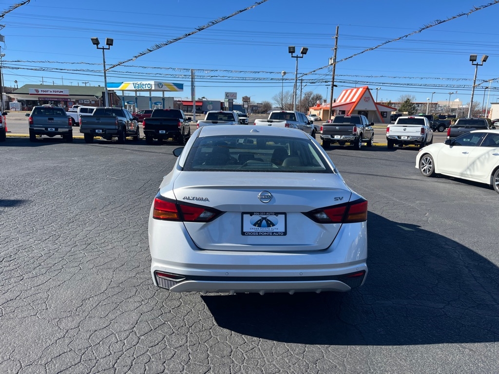 Nissan Altima 2.5 SV Sedan 2024