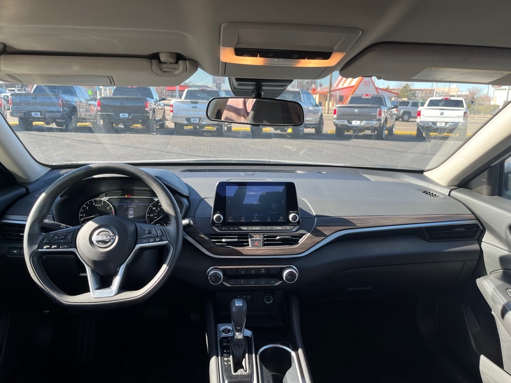 Nissan Altima 2.5 SV Sedan 2024