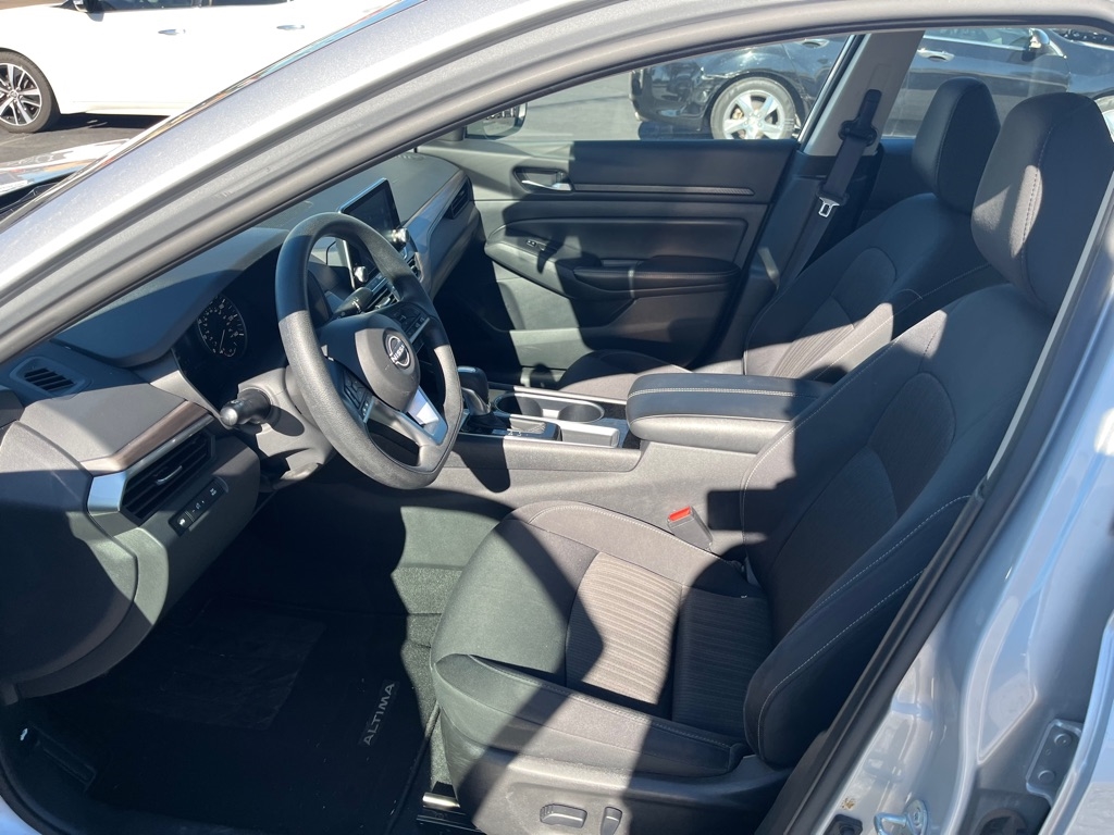 Nissan Altima 2.5 SV Sedan 2024