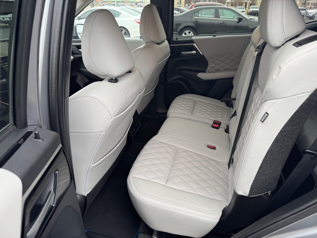 Mitsubishi Outlander PHEV 40th Anniversary S-AWC 2023