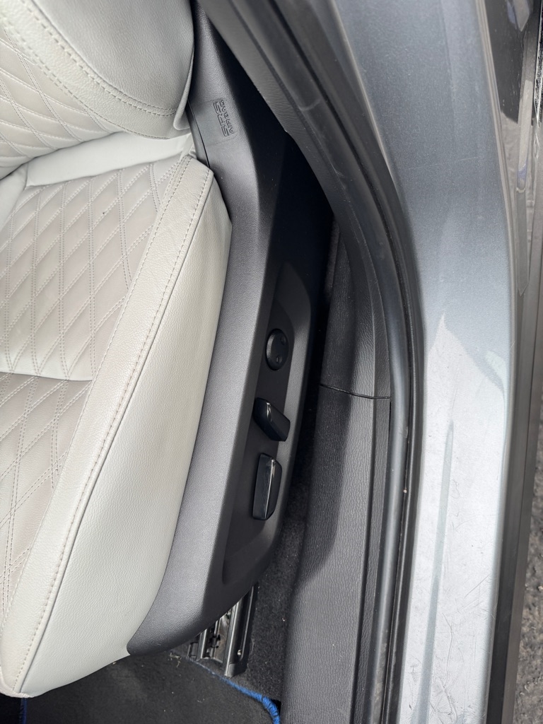 Mitsubishi Outlander PHEV 40th Anniversary S-AWC 2023