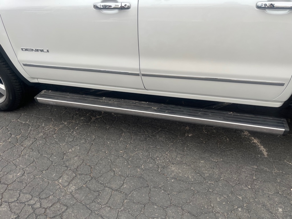 GMC Sierra 1500 4WD Crew Cab 143.5" Denali 2017