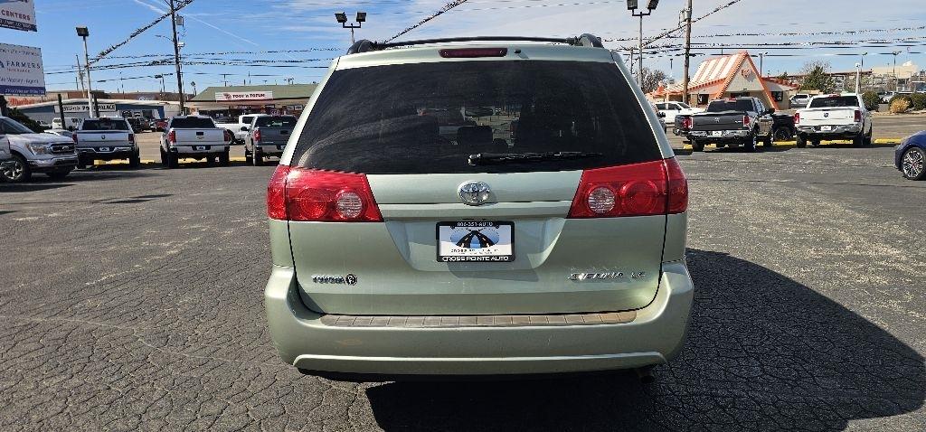 Toyota Sienna 5dr 7-Pass Van CE FWD (Natl) 2008