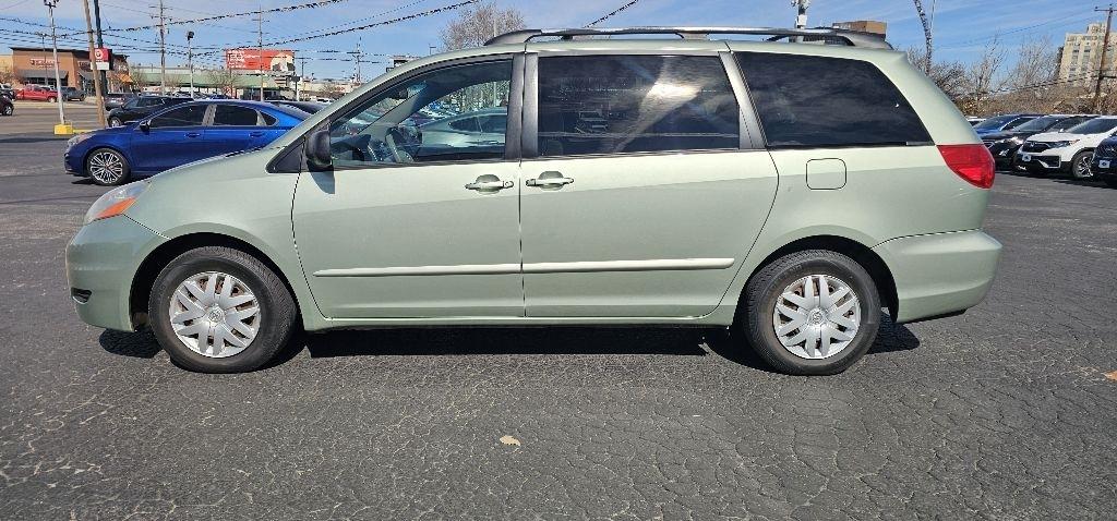 Toyota Sienna 5dr 7-Pass Van CE FWD (Natl) 2008