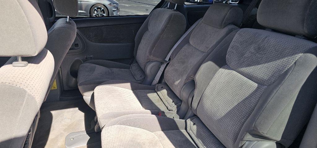 Toyota Sienna 5dr 7-Pass Van CE FWD (Natl) 2008