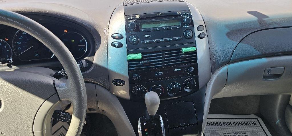 Toyota Sienna 5dr 7-Pass Van CE FWD (Natl) 2008