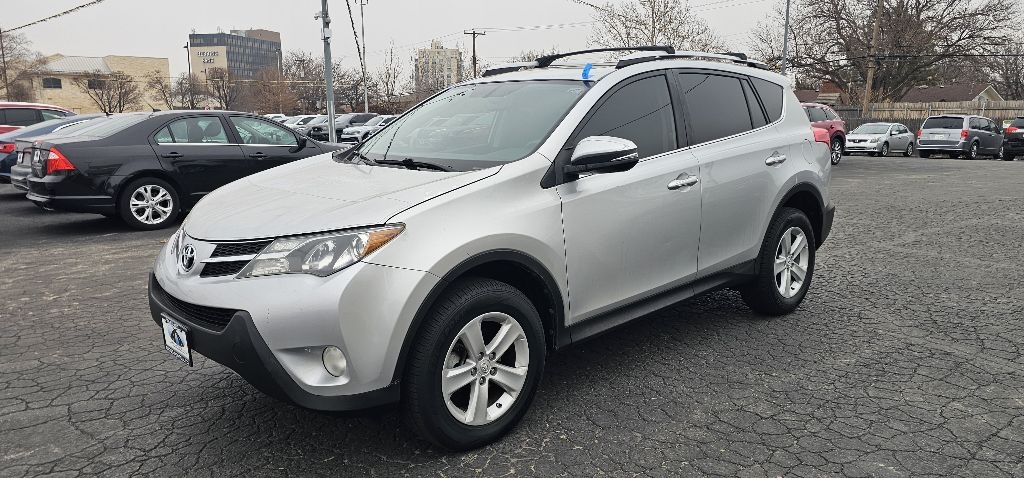 Toyota RAV4 FWD 4dr XLE (Natl) 2013