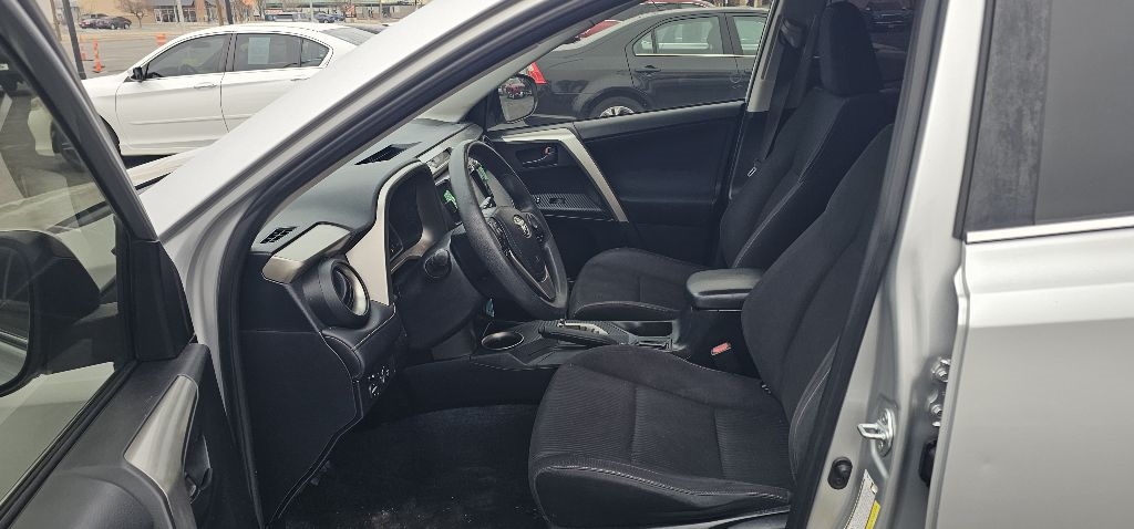 Toyota RAV4 FWD 4dr XLE (Natl) 2013