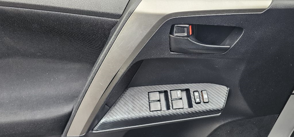 Toyota RAV4 FWD 4dr XLE (Natl) 2013