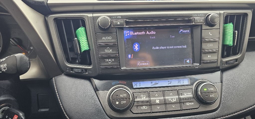 Toyota RAV4 FWD 4dr XLE (Natl) 2013