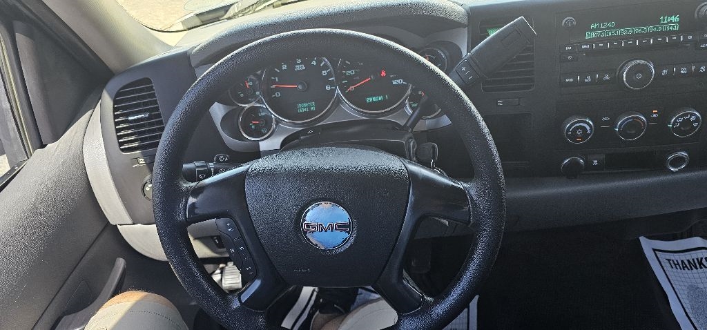 GMC Sierra 2500HD 2WD Reg Cab 133.7" Work Truck 2011