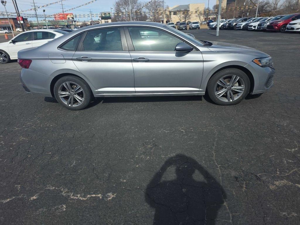 Volkswagen Jetta SE Auto 2024