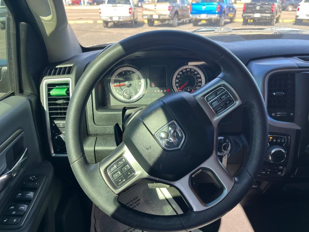 RAM 1500 Classic Warlock 4x4 Crew Cab 5'7" Box 2021