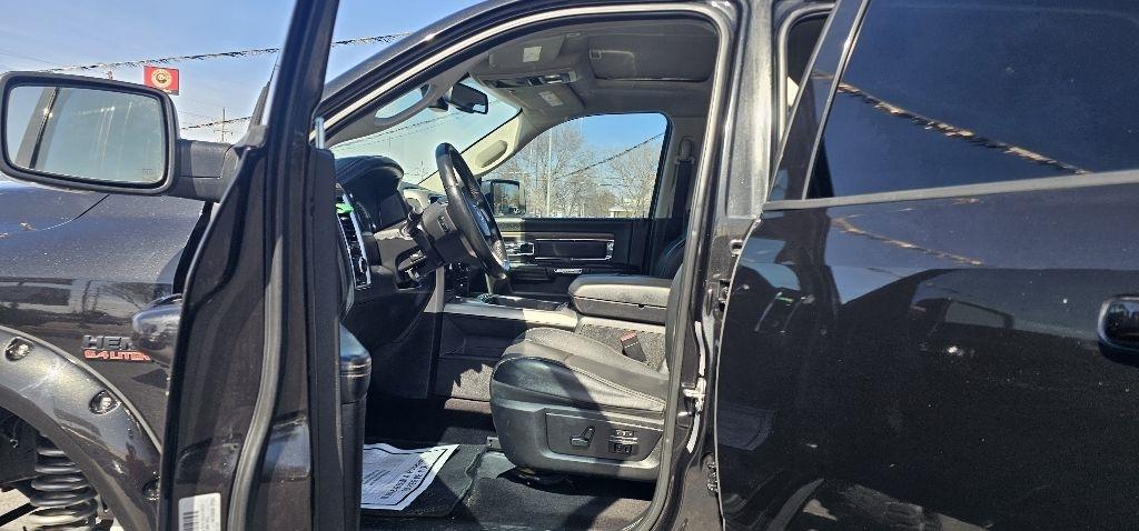 RAM 2500 Laramie 4x4 Crew Cab 6'4" Box 2017