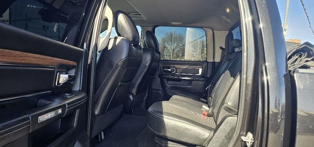 RAM 2500 Laramie 4x4 Crew Cab 6'4" Box 2017