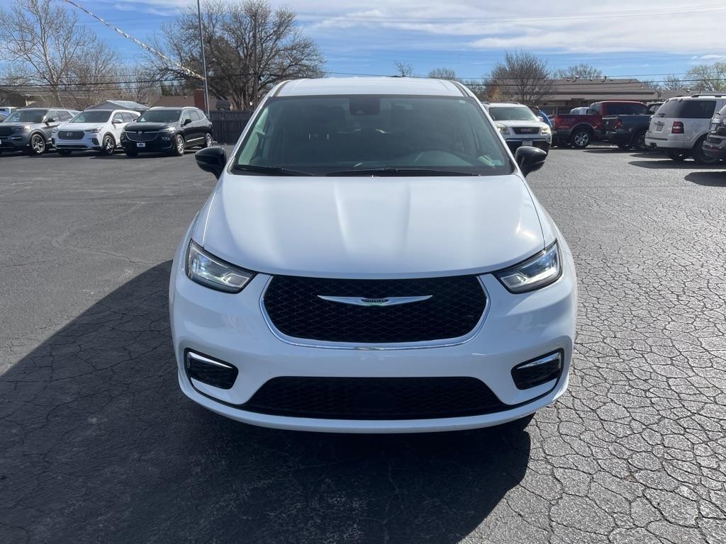 Chrysler Pacifica Touring L FWD 2024