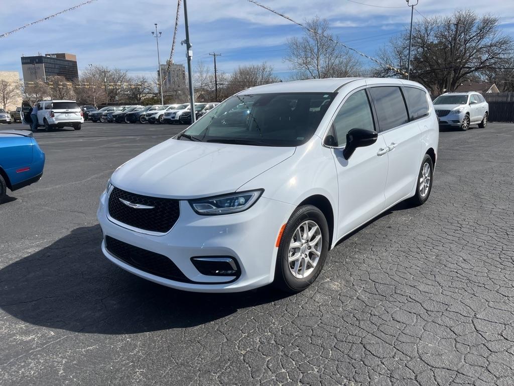 Chrysler Pacifica Touring L FWD 2024