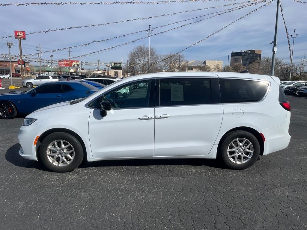 Chrysler Pacifica Touring L FWD 2024