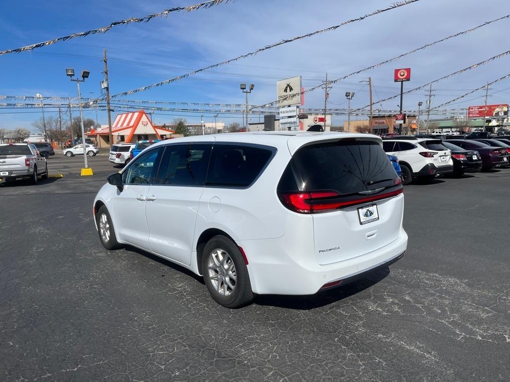 Chrysler Pacifica Touring L FWD 2024