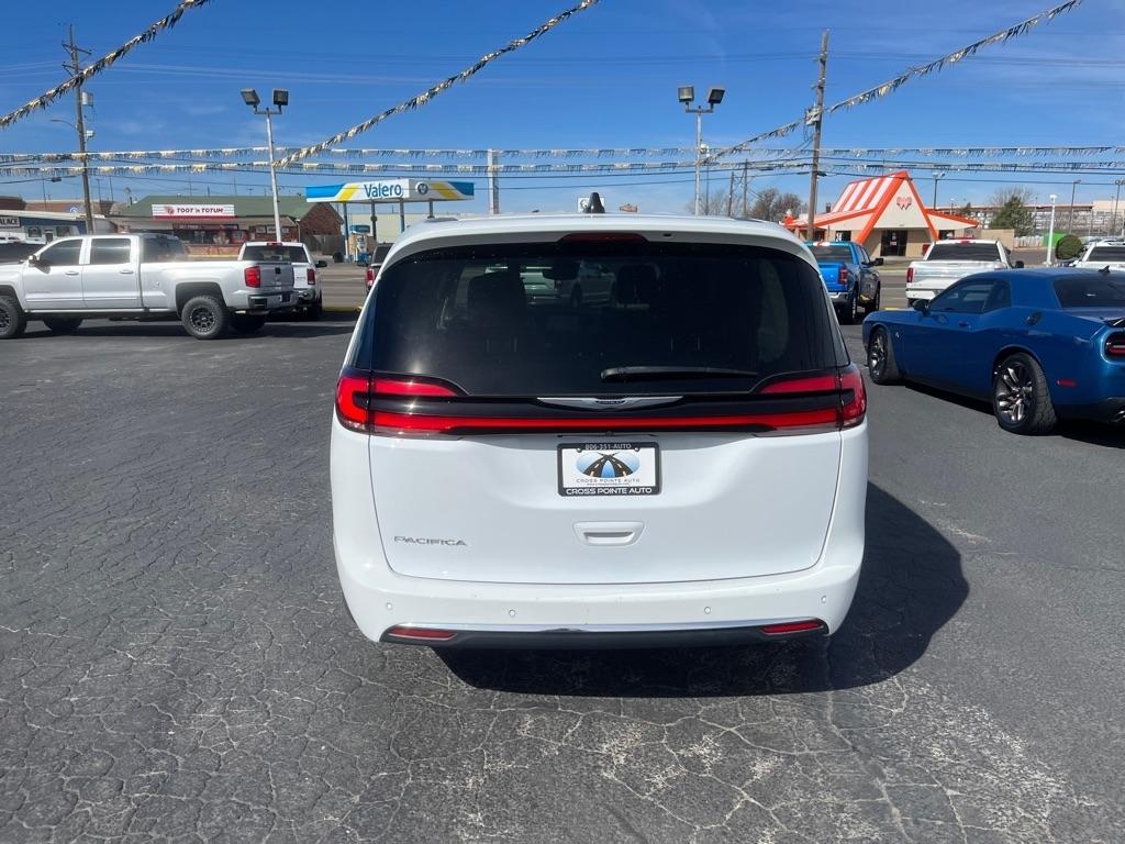 Chrysler Pacifica Touring L FWD 2024