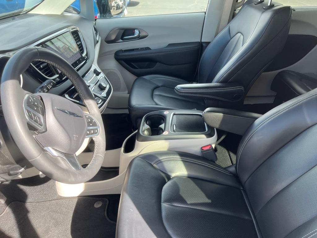 Chrysler Pacifica Touring L FWD 2024