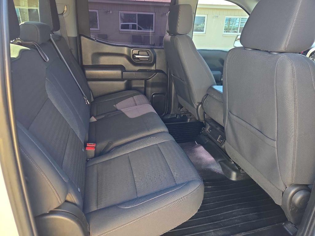 Chevrolet Silverado 1500 4WD Crew Cab 147" Custom 2023