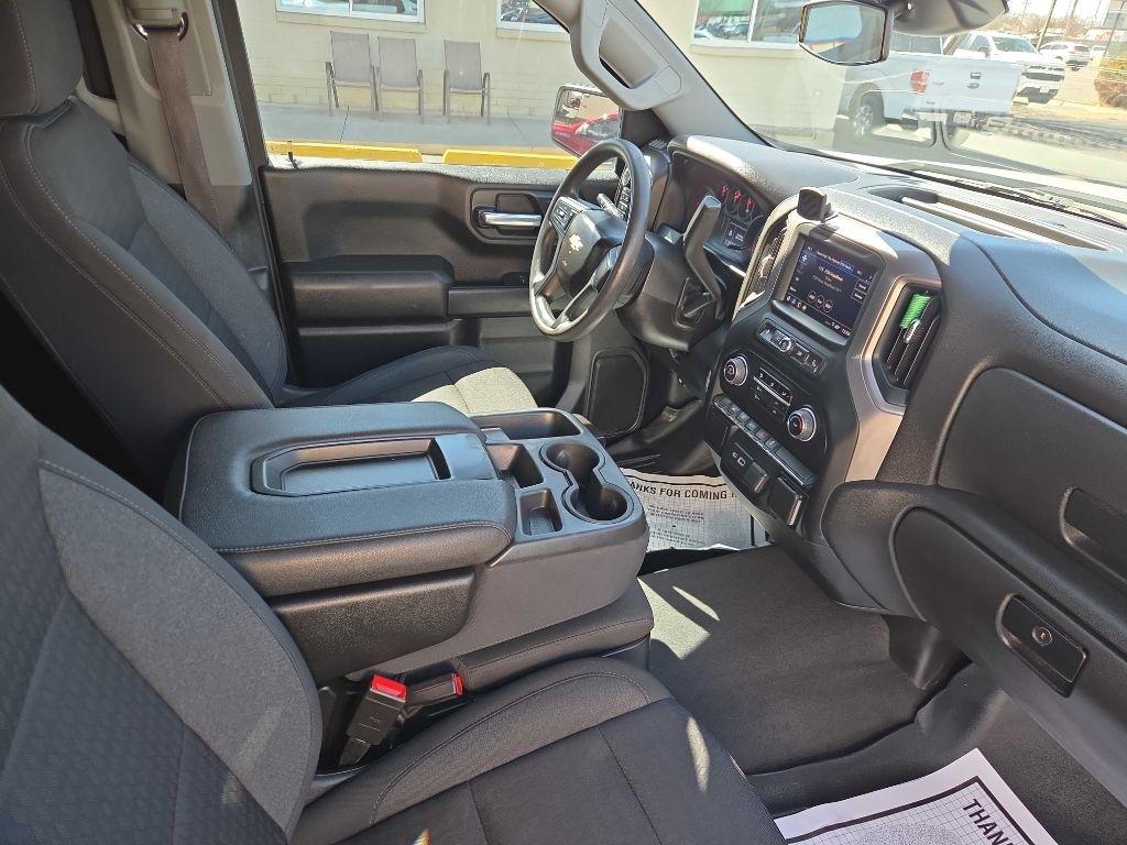 Chevrolet Silverado 1500 4WD Crew Cab 147" Custom 2023