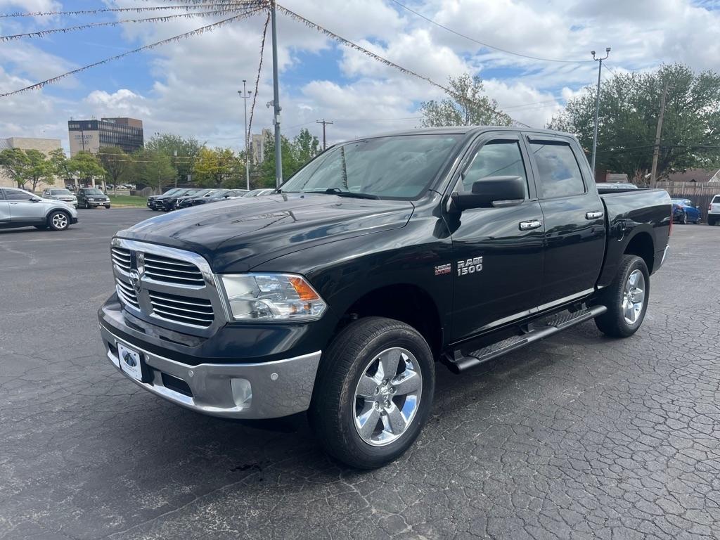 RAM 1500 2WD Crew Cab 140.5" Lone Star 2016