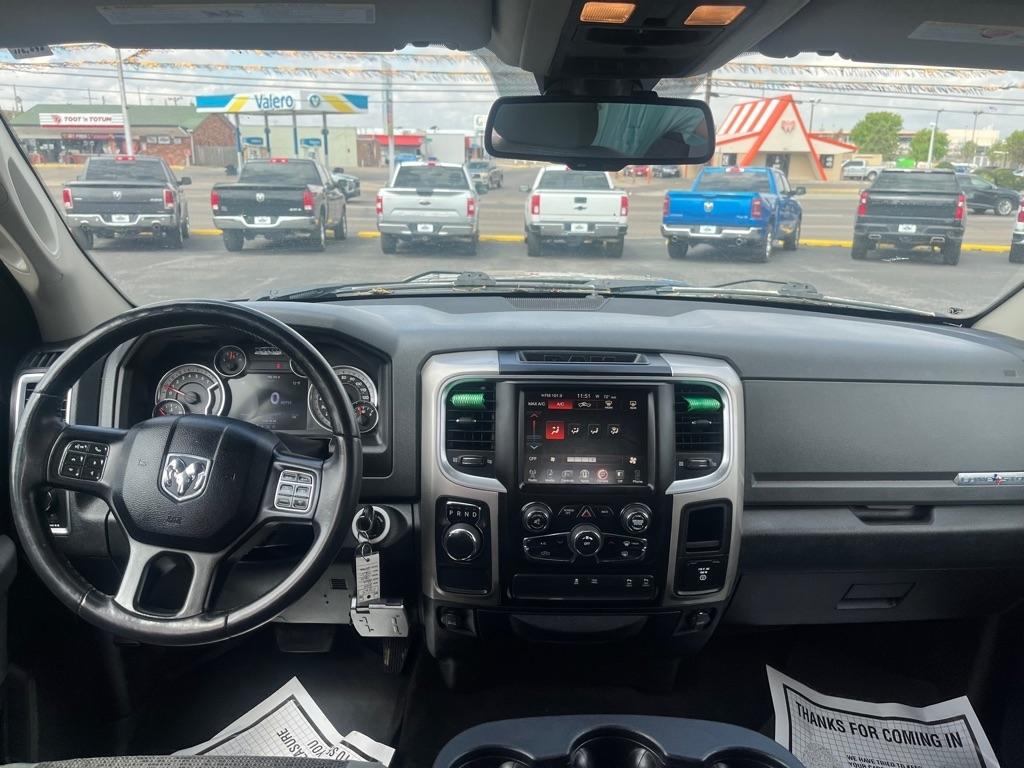 RAM 1500 2WD Crew Cab 140.5" Lone Star 2016