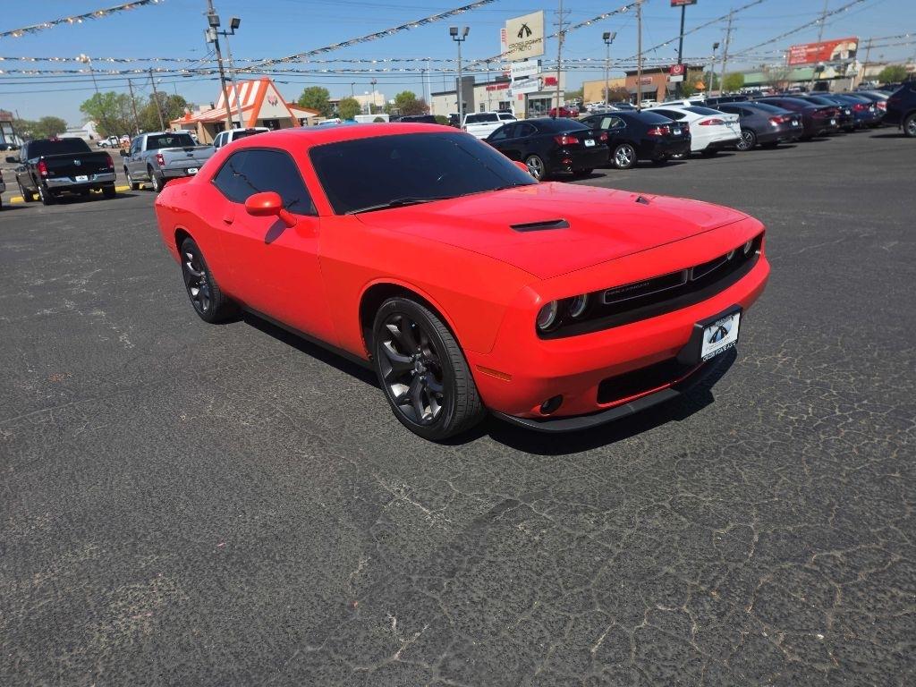 Dodge Challenger SXT Plus RWD 2018