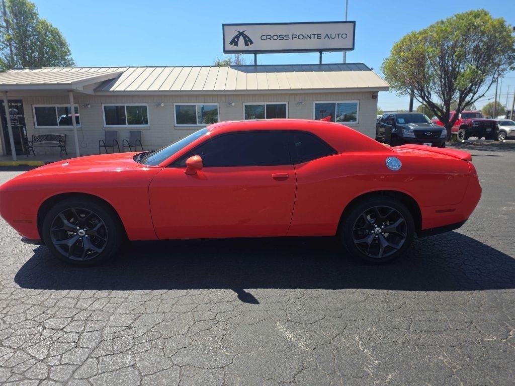 Dodge Challenger SXT Plus RWD 2018