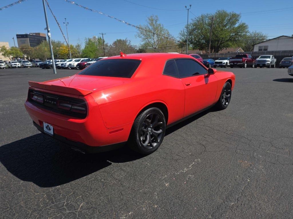 Dodge Challenger SXT Plus RWD 2018
