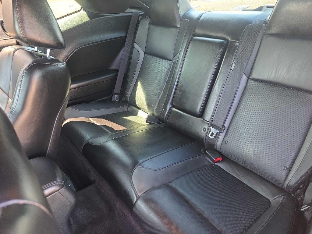 Dodge Challenger SXT Plus RWD 2018