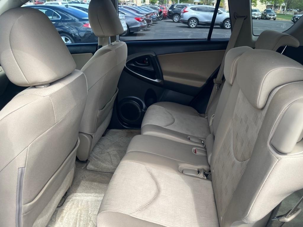 Toyota RAV4 FWD 4dr 4-cyl 4-Spd AT (Natl) 2010