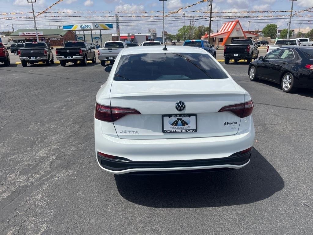 Volkswagen Jetta SE Auto 2024