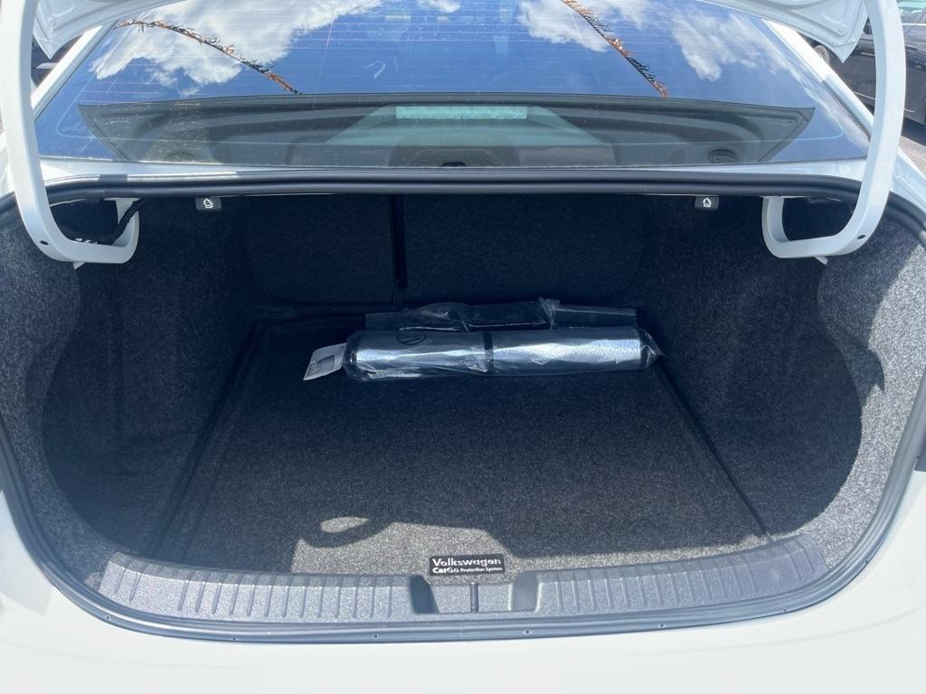 Volkswagen Jetta SE Auto 2024