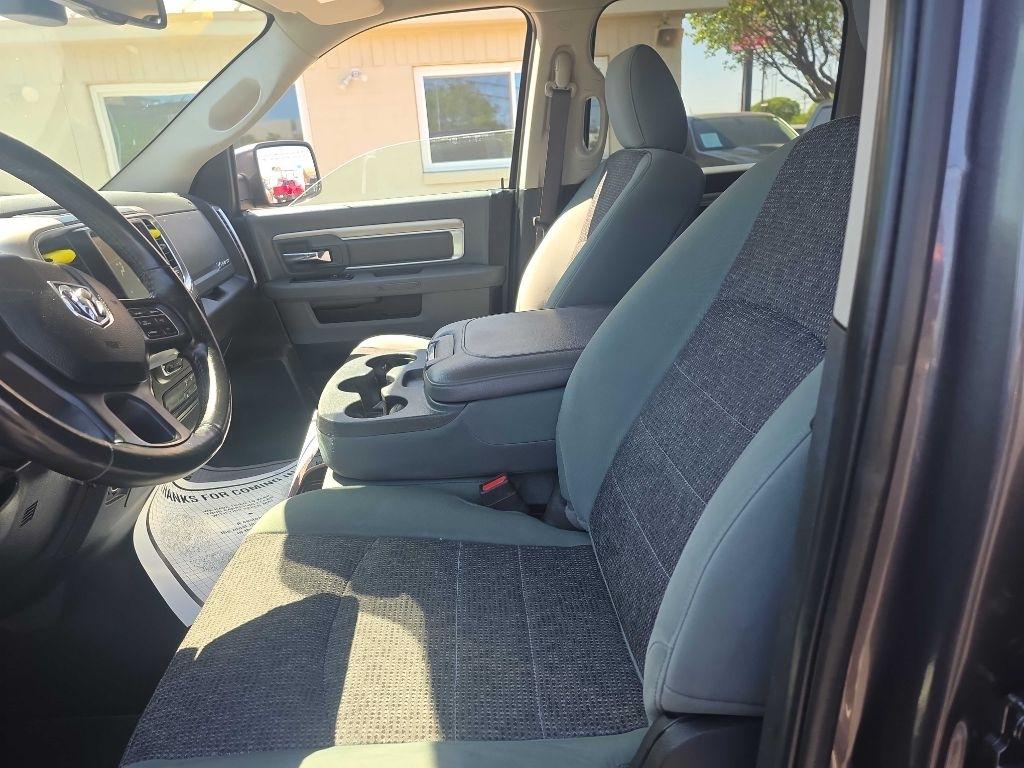 RAM 1500 Classic Big Horn 4x4 Crew Cab 5'7" Box 2019