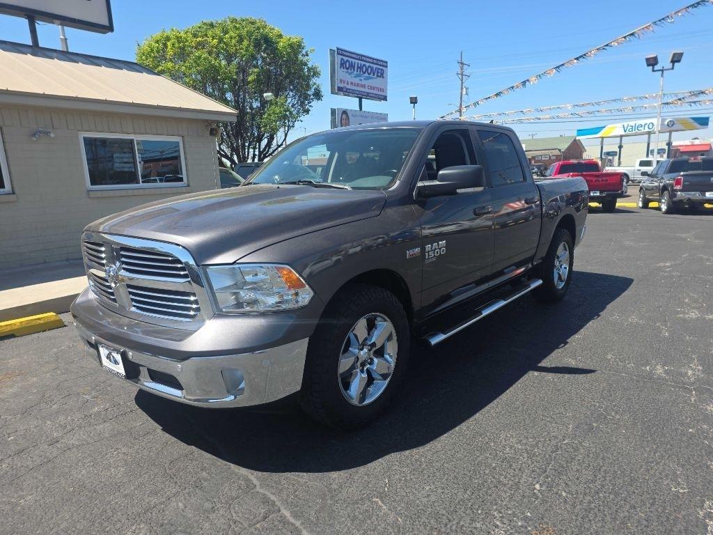 RAM 1500 Classic Big Horn 4x4 Crew Cab 5'7" Box 2019
