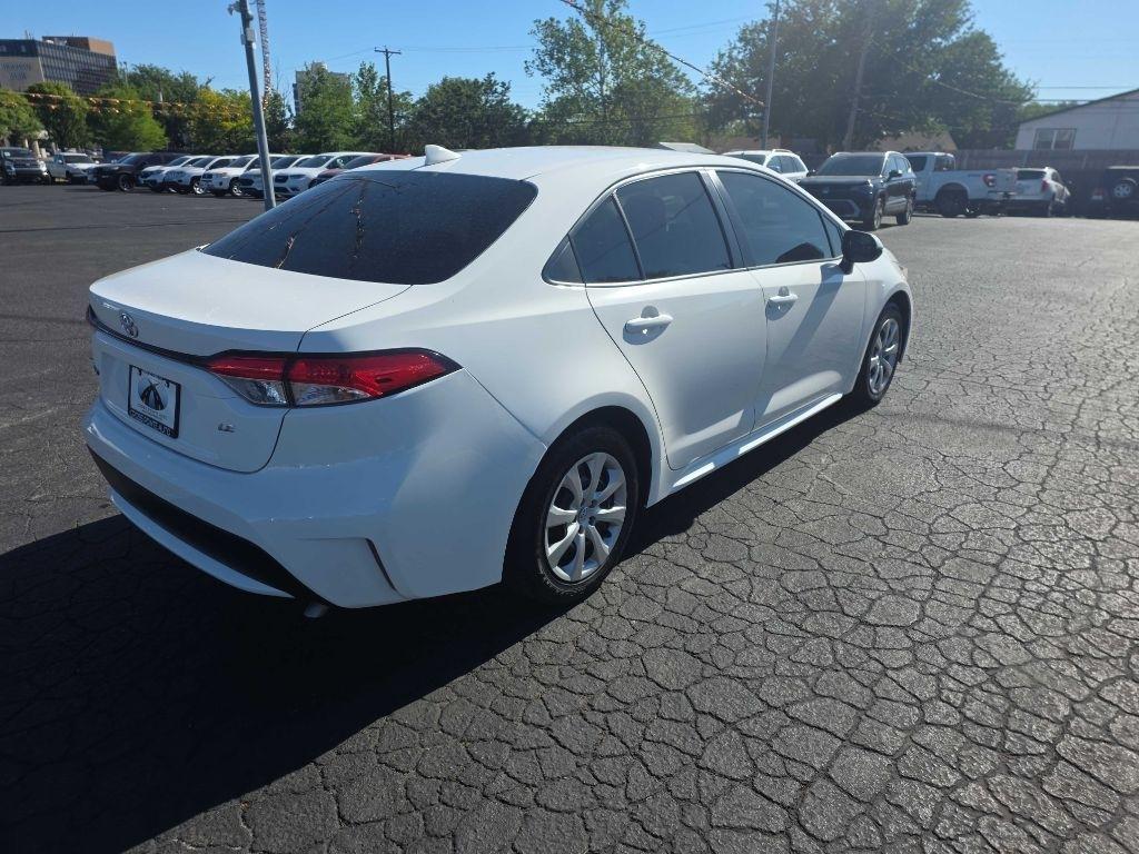 Toyota Corolla LE CVT (Natl) 2022