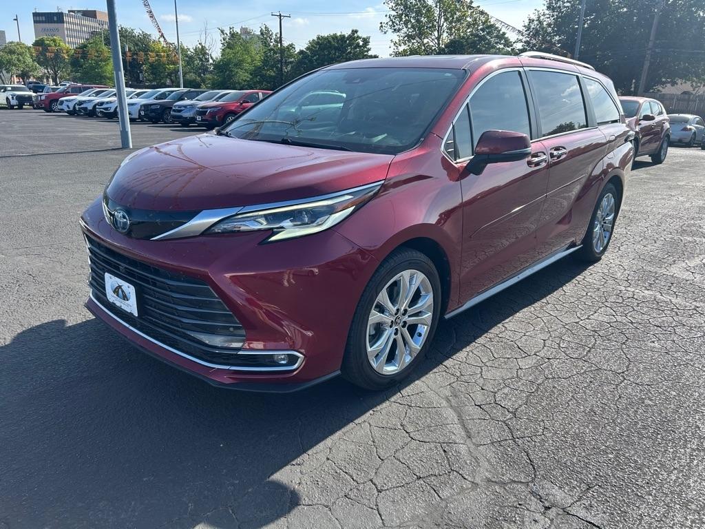 Toyota Sienna Platinum FWD 7-Passenger (Natl) 2023