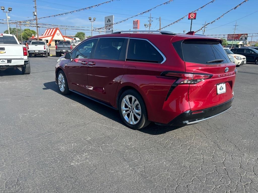 Toyota Sienna Platinum FWD 7-Passenger (Natl) 2023