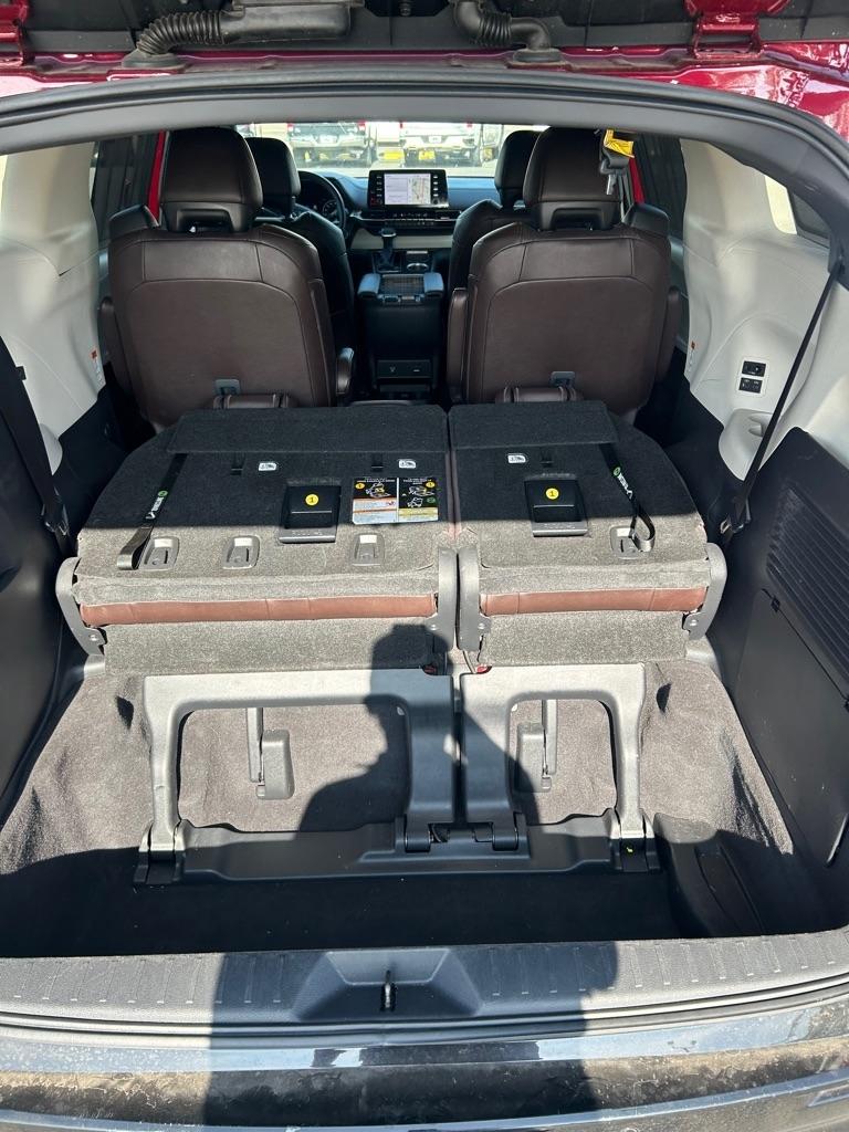 Toyota Sienna Platinum FWD 7-Passenger (Natl) 2023