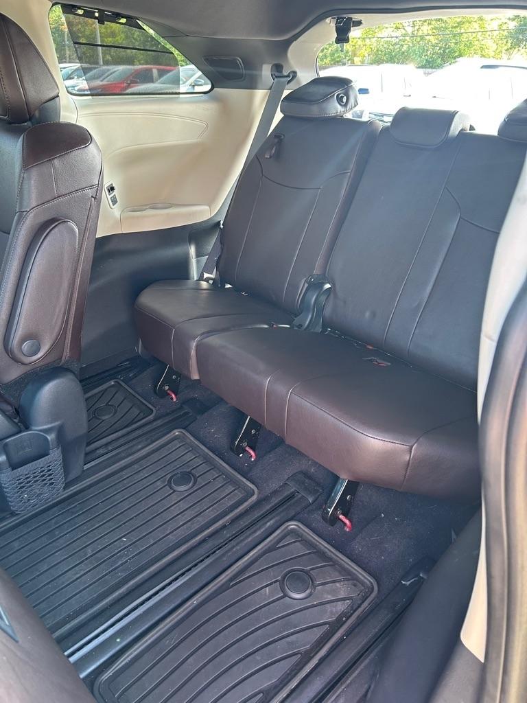 Toyota Sienna Platinum FWD 7-Passenger (Natl) 2023
