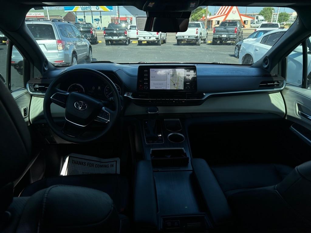 Toyota Sienna Platinum FWD 7-Passenger (Natl) 2023