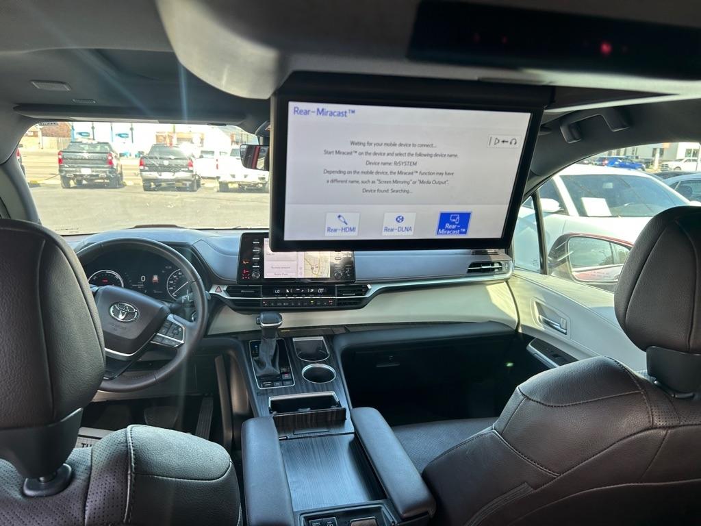 Toyota Sienna Platinum FWD 7-Passenger (Natl) 2023