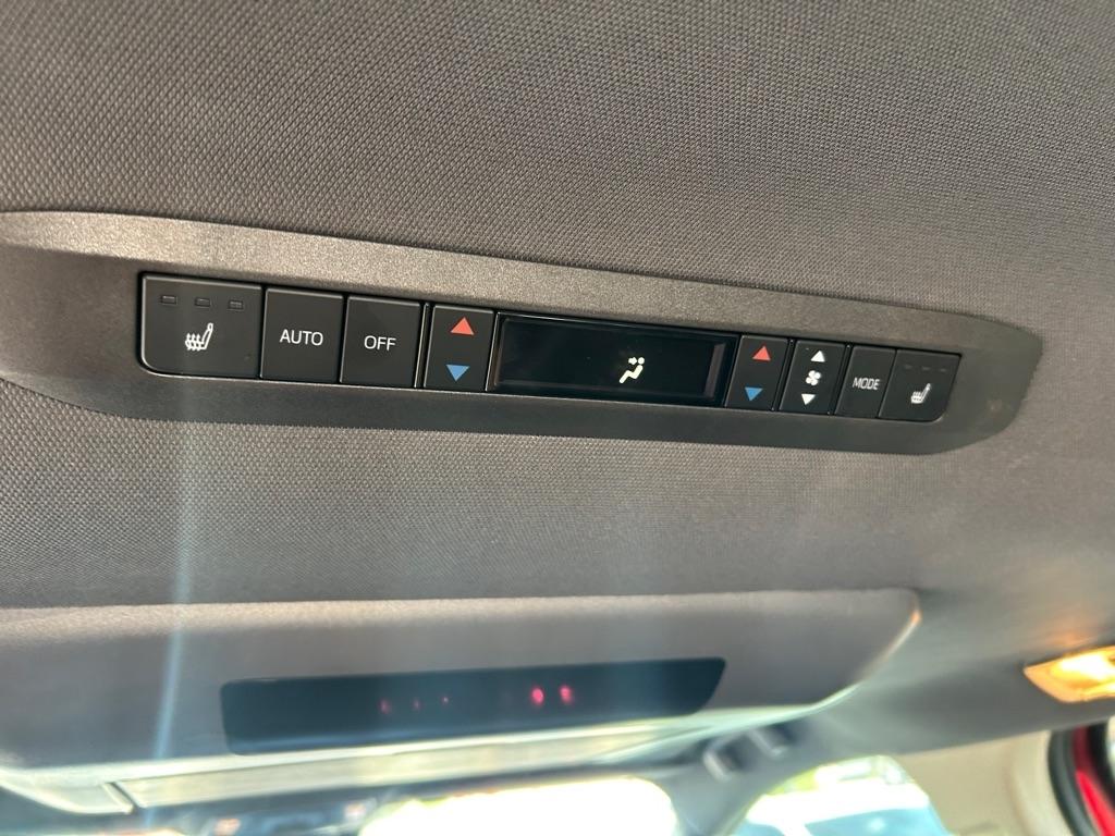 Toyota Sienna Platinum FWD 7-Passenger (Natl) 2023