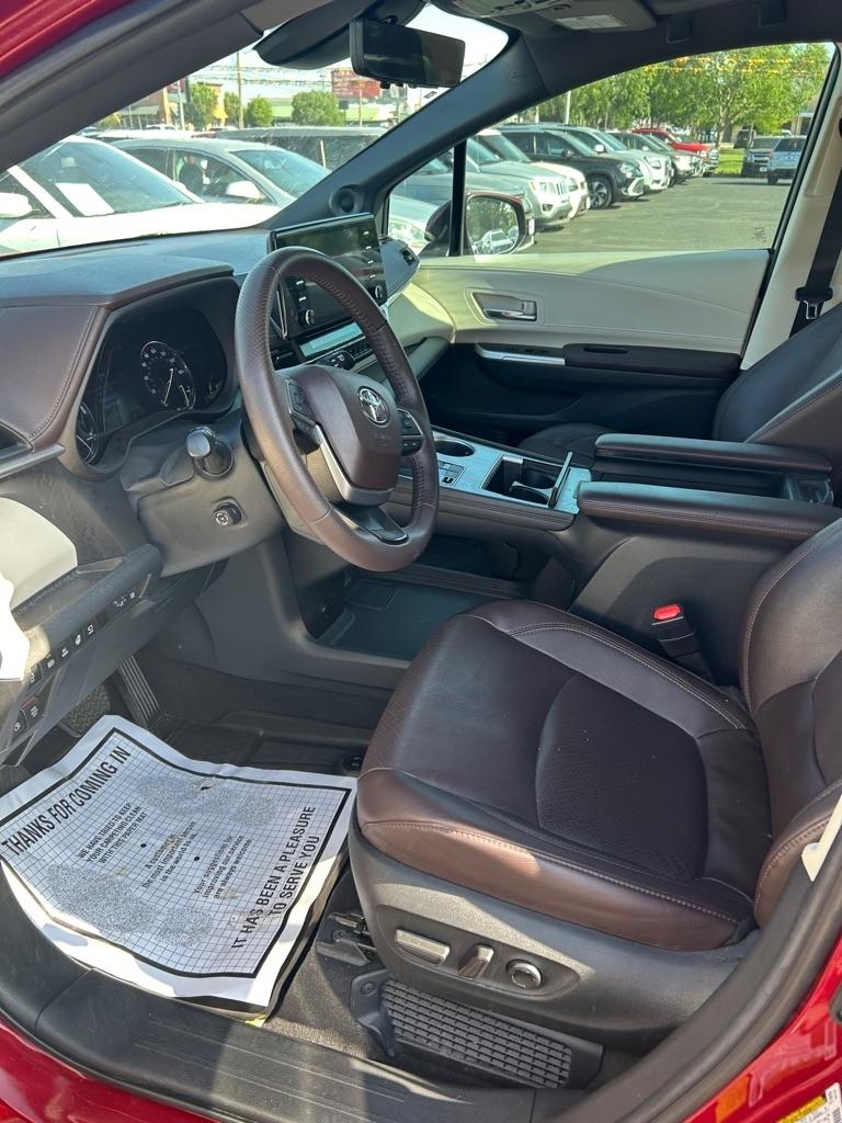 Toyota Sienna Platinum FWD 7-Passenger (Natl) 2023