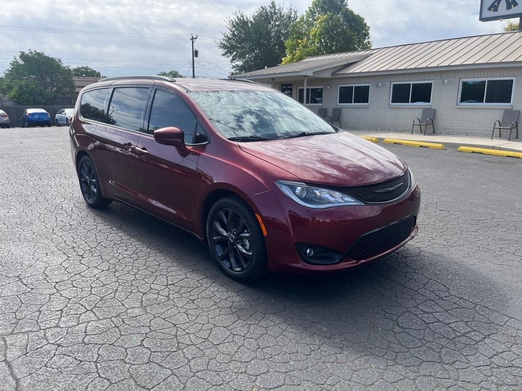 Chrysler Pacifica Touring L FWD 2020