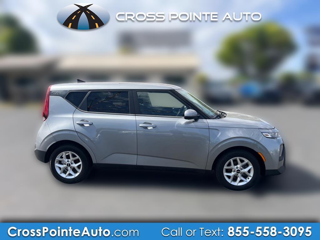 2022 Kia Soul LX IVT